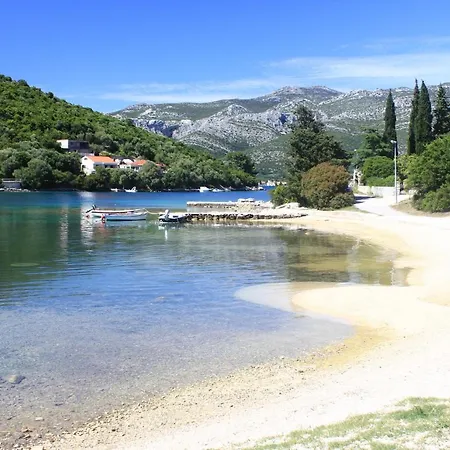Apartament With Parking Space Zrnovo, Korcula - 16045 *