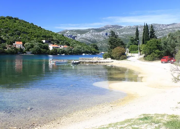 Apartament With Parking Space Zrnovo, Korcula - 16045 *