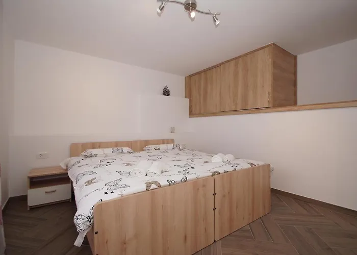 With Parking Space Zrnovo, Korcula - 16045 Zrnovo